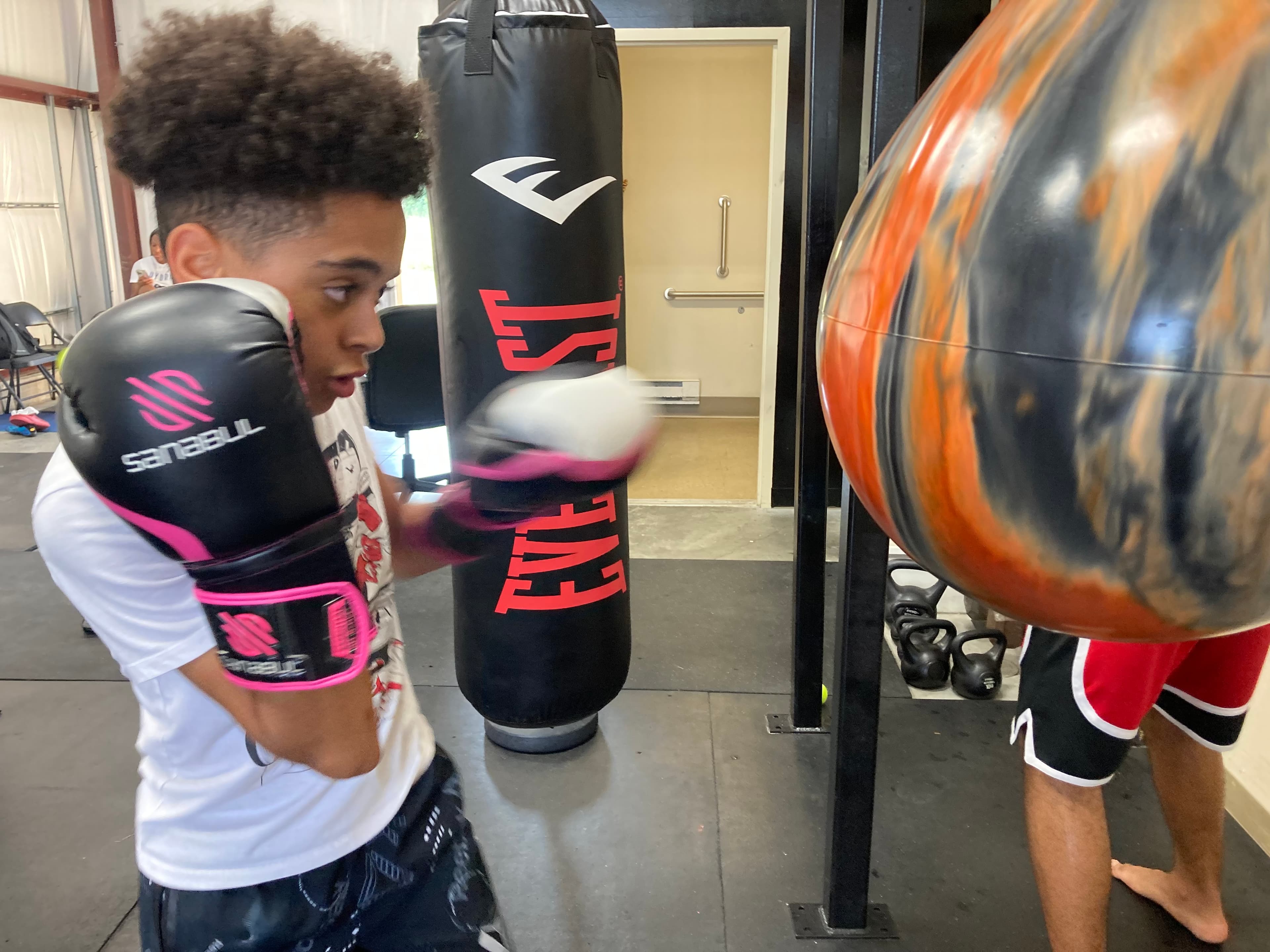 Youth Boxing (8-12 yrs) image